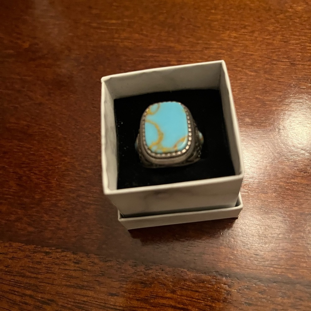 Italian .925 sterling silver ring with turquoise setting size 8,5. Beautiful!
